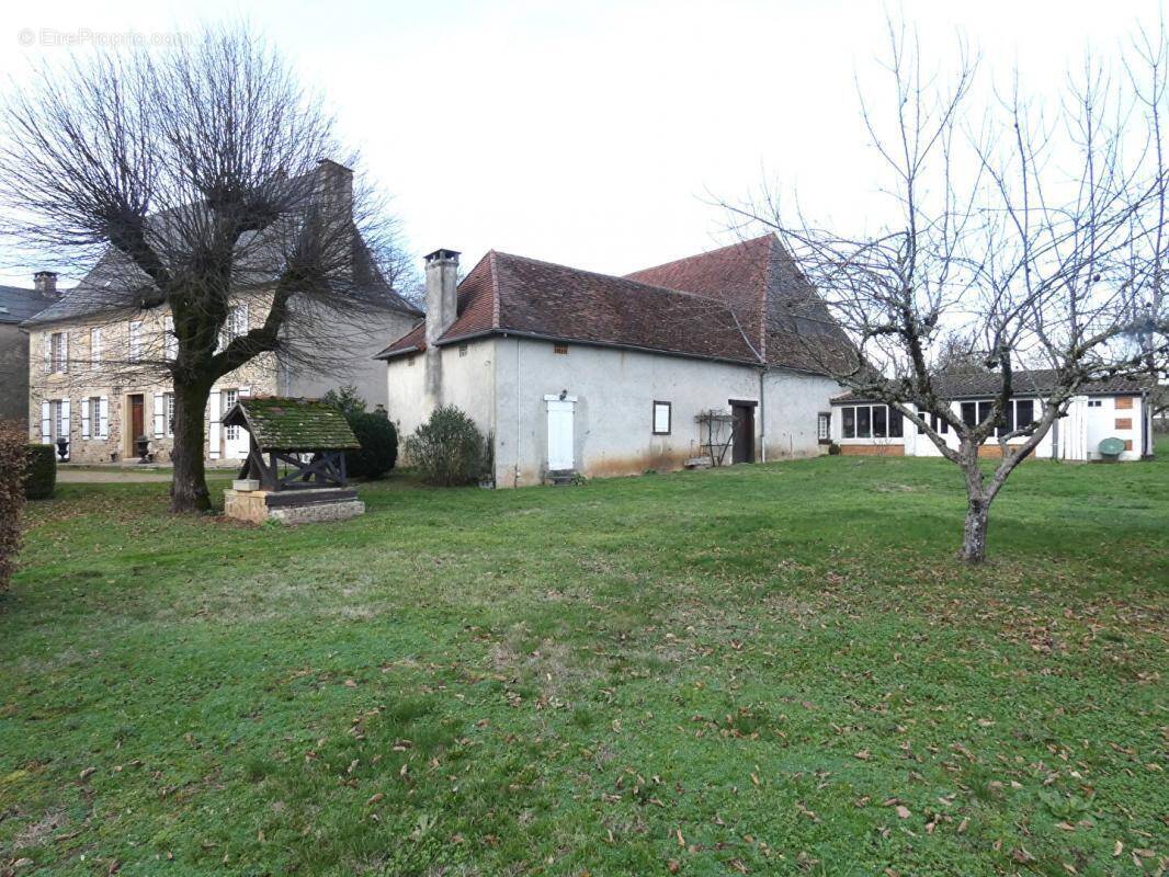 Maison à GENIS
