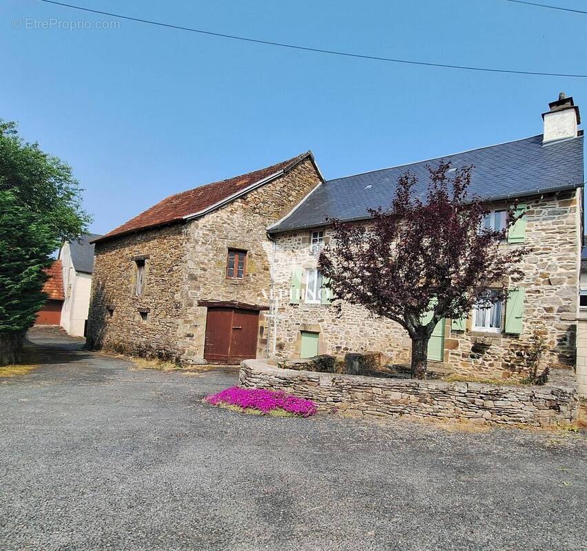 Maison à BEYNAT