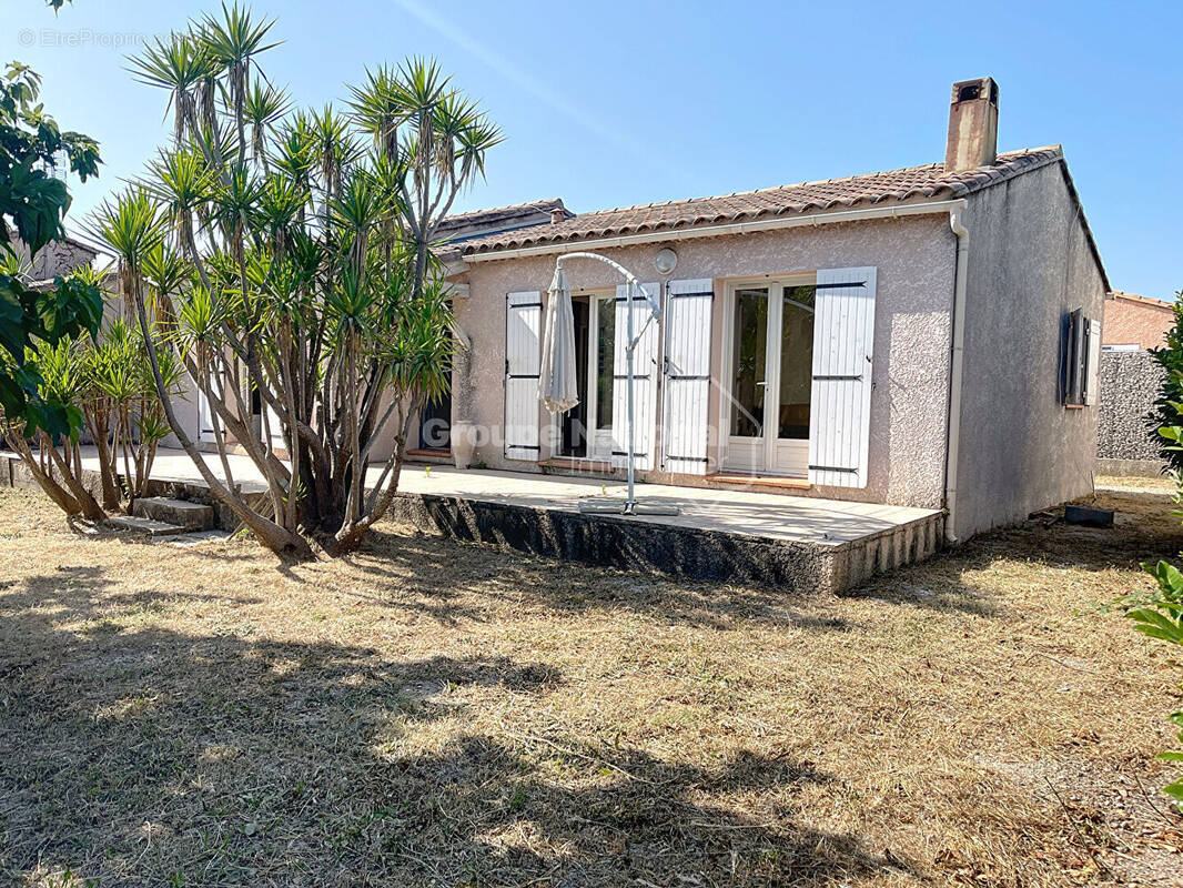 Maison à CAMARET-SUR-AIGUES