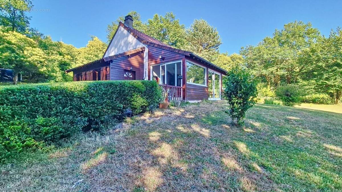 Maison à COMPREIGNAC