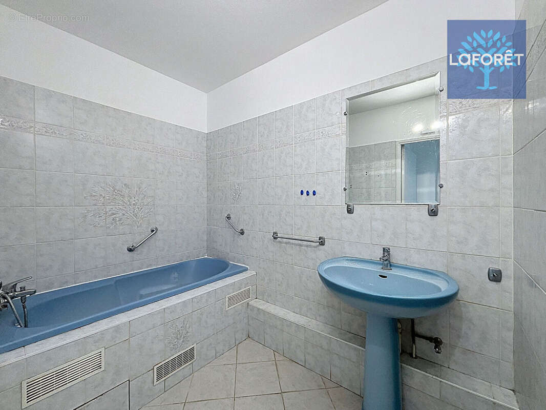 Appartement à SAINT-GENIS-LAVAL
