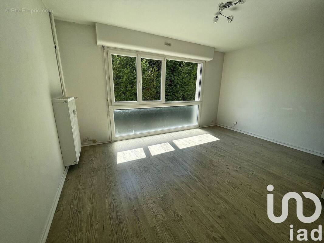 Photo 1 - Appartement à CORMELLES-LE-ROYAL