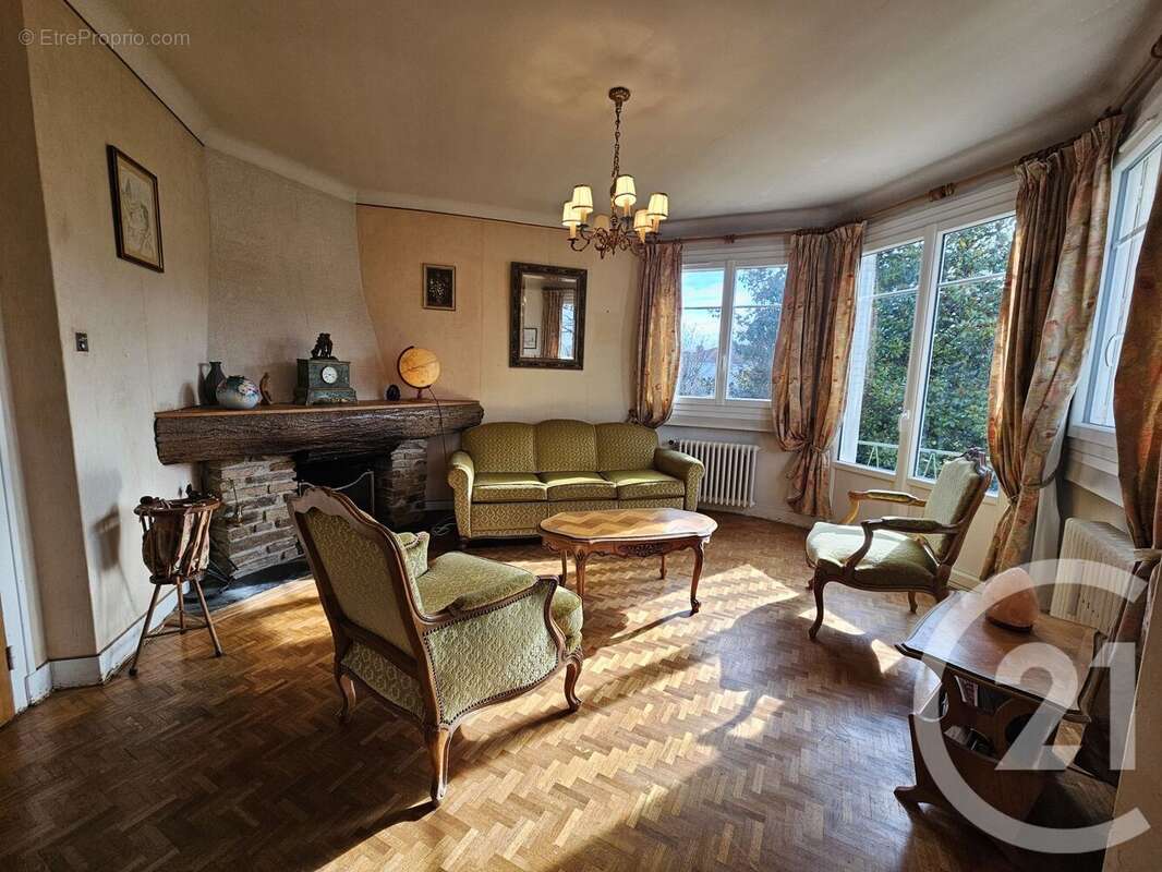 Maison à LE PALAIS-SUR-VIENNE