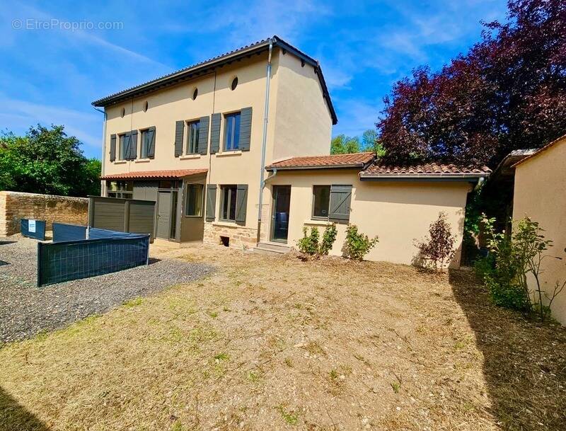 Maison à CHAZAY-D&#039;AZERGUES