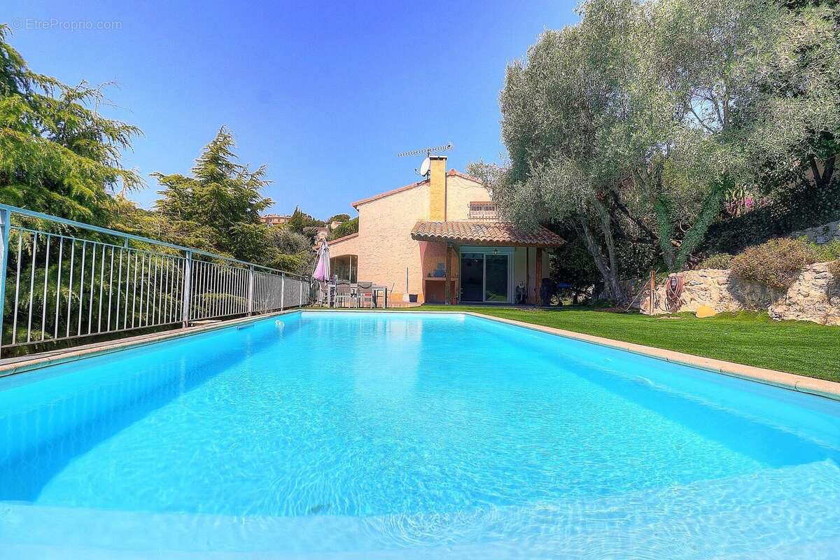 Maison à VALLAURIS
