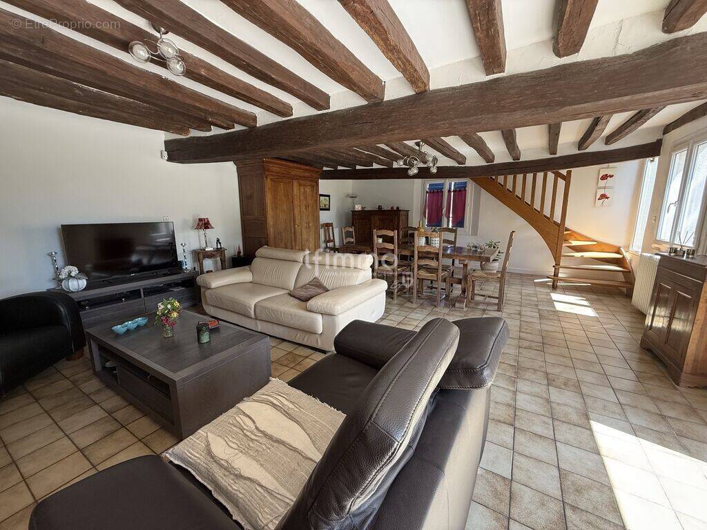 Maison à MIGNIERES