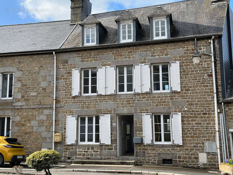 Maison à SAINT-SEVER-CALVADOS