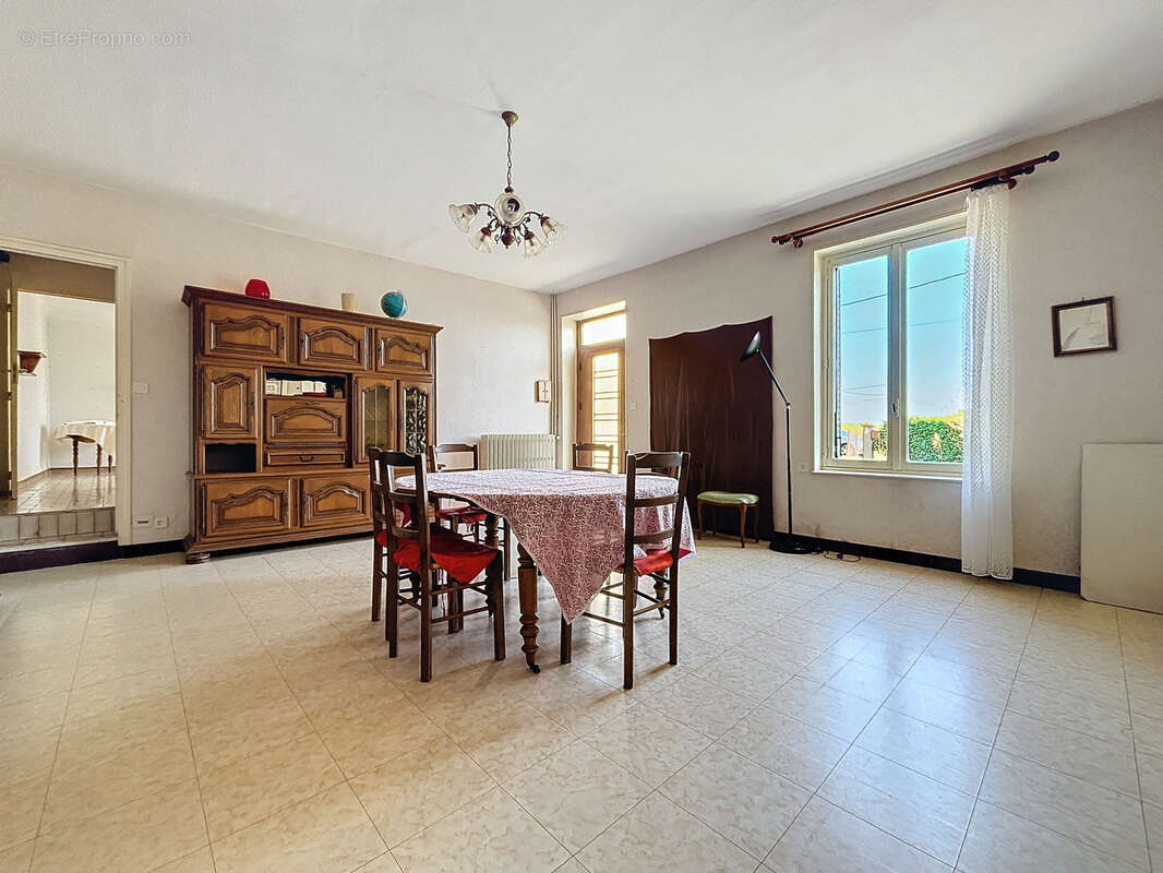 Maison à COMMUNAY
