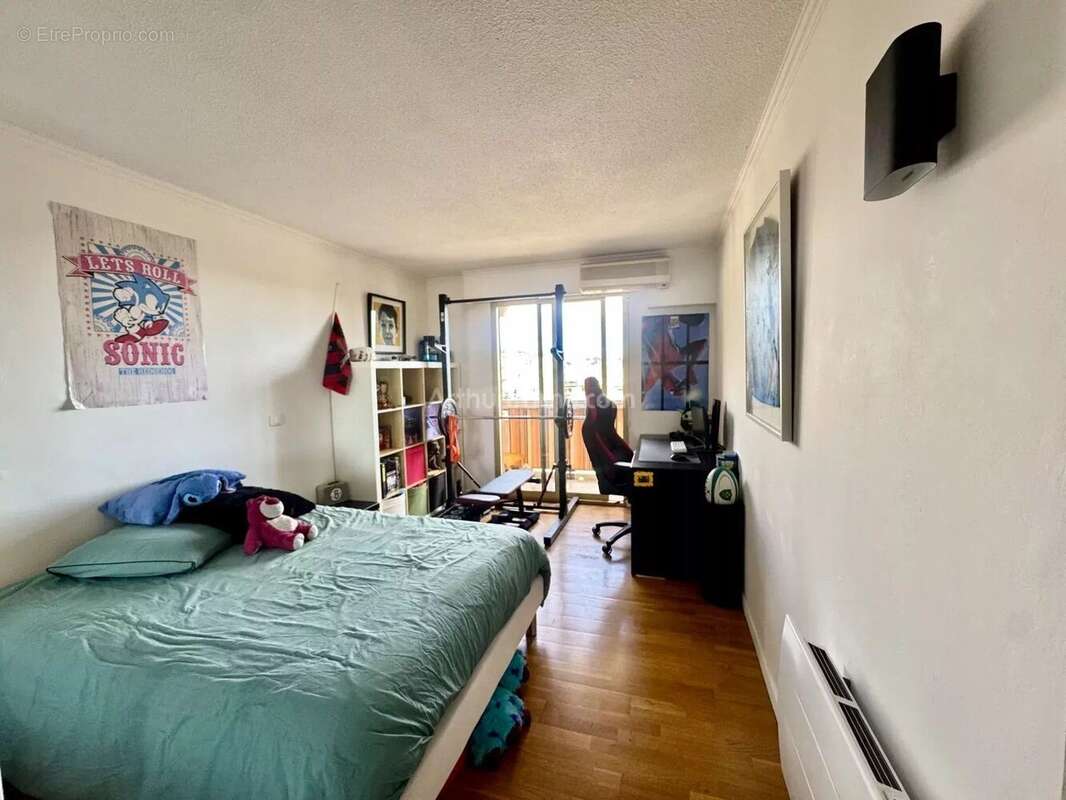Appartement à SAINT-LAURENT-DU-VAR