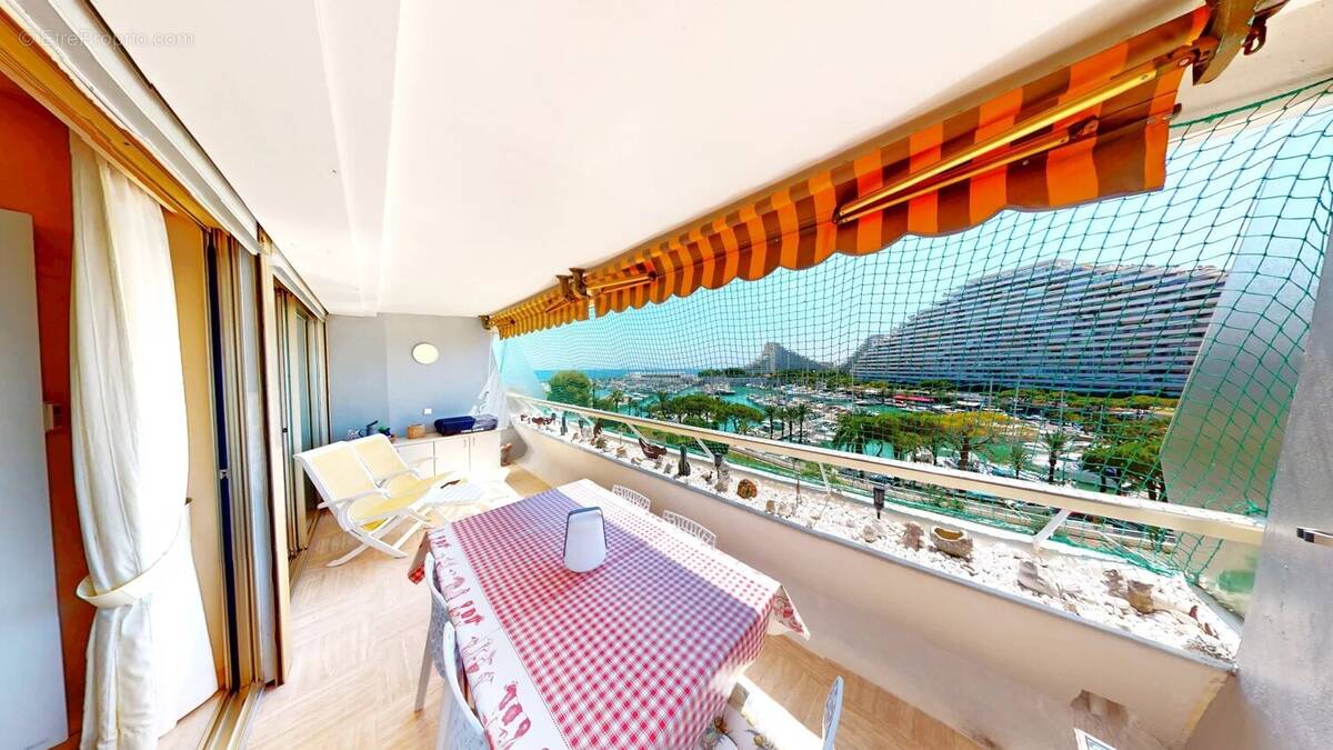 Appartement à VILLENEUVE-LOUBET