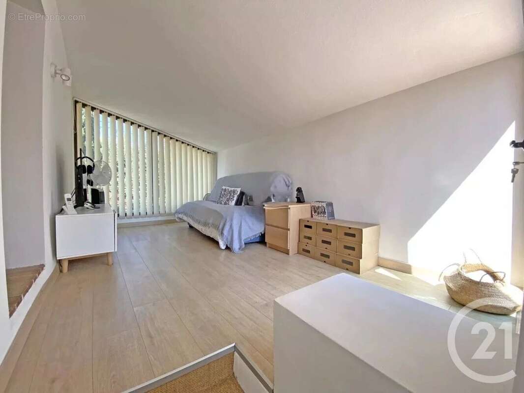 Maison à ROQUEFORT-LES-PINS