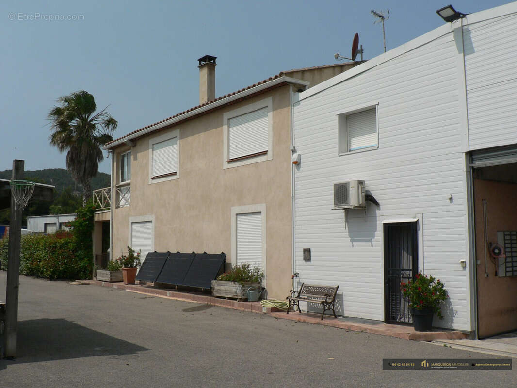 Appartement à CHATEAUNEUF-LES-MARTIGUES