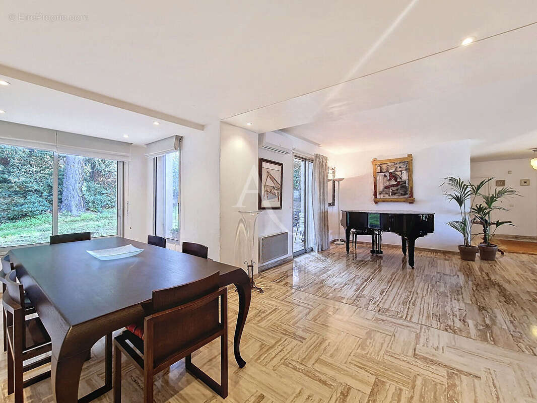 Maison à MOUGINS