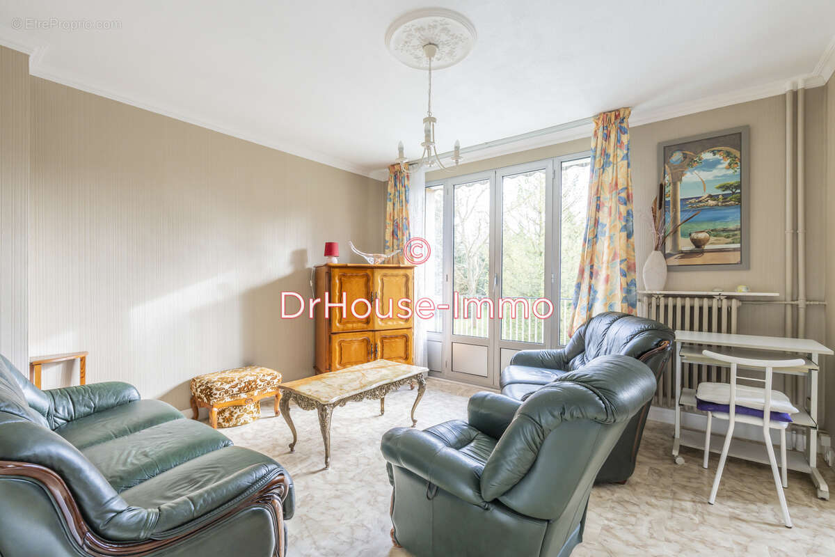 Appartement à LA CELLE-SAINT-CLOUD