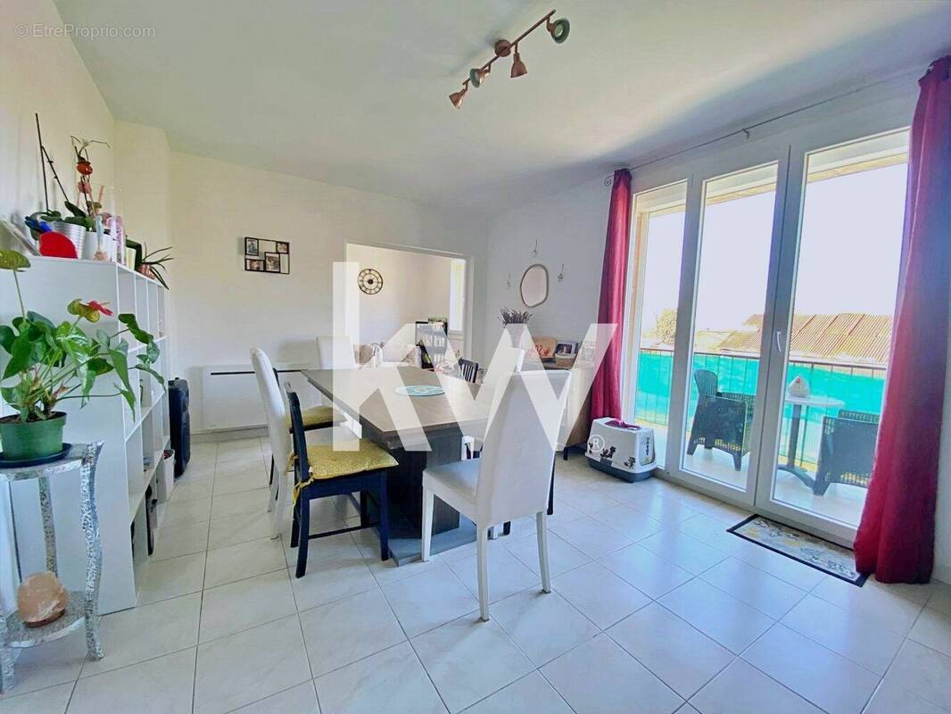 Appartement à VINON-SUR-VERDON