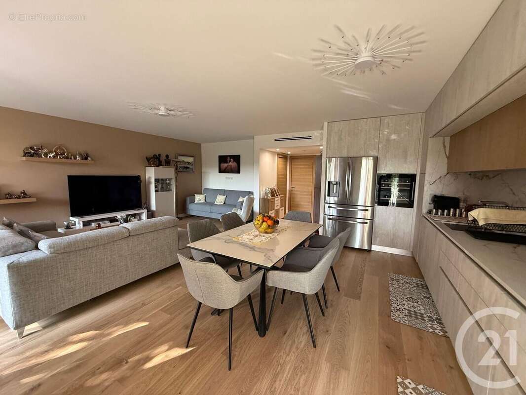 Appartement à ROQUEBRUNE-CAP-MARTIN