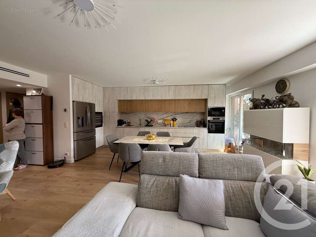 Appartement à ROQUEBRUNE-CAP-MARTIN