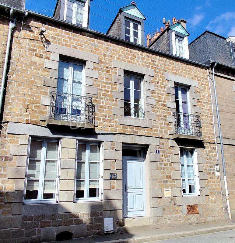 Maison à FOUGERES