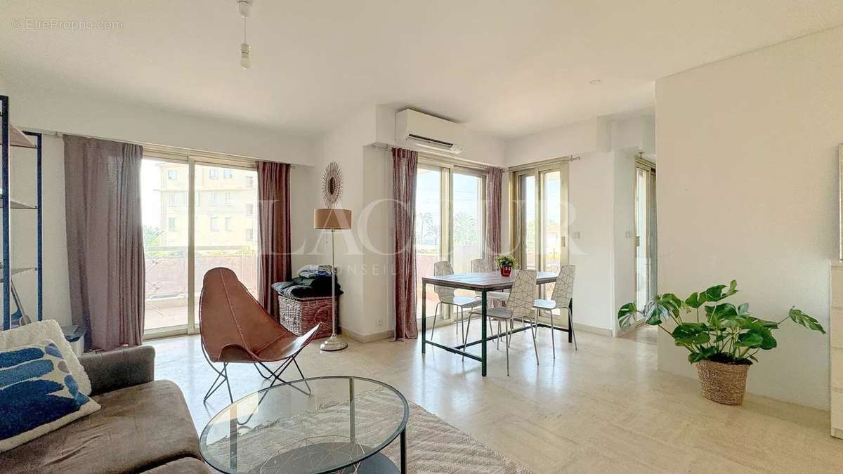 Appartement à CANNES