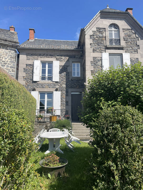 Maison à SAINT-FLOUR