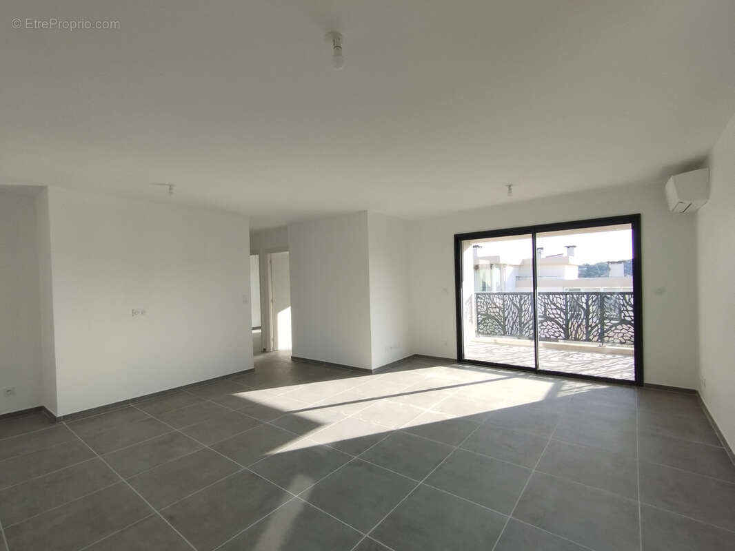 Appartement à SIX-FOURS-LES-PLAGES