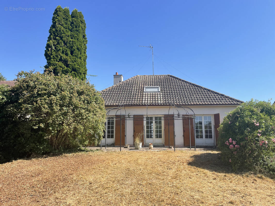 Maison à AMILLY