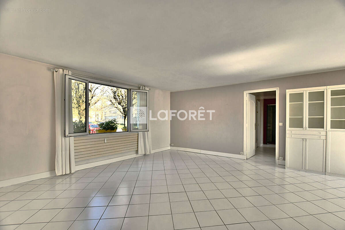 Appartement à LA CELLE-SAINT-CLOUD