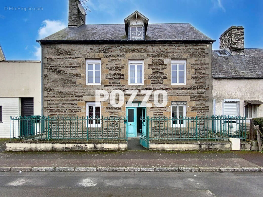 Maison à SAINT-HILAIRE-DU-HARCOUET
