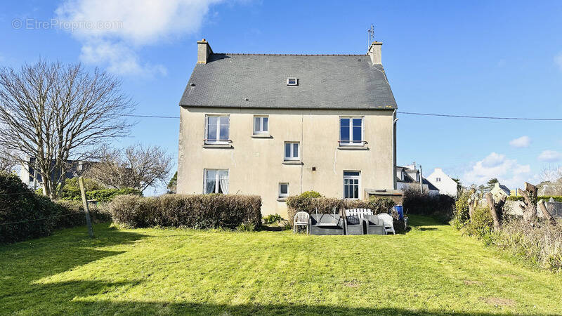 Maison à CAMARET-SUR-MER