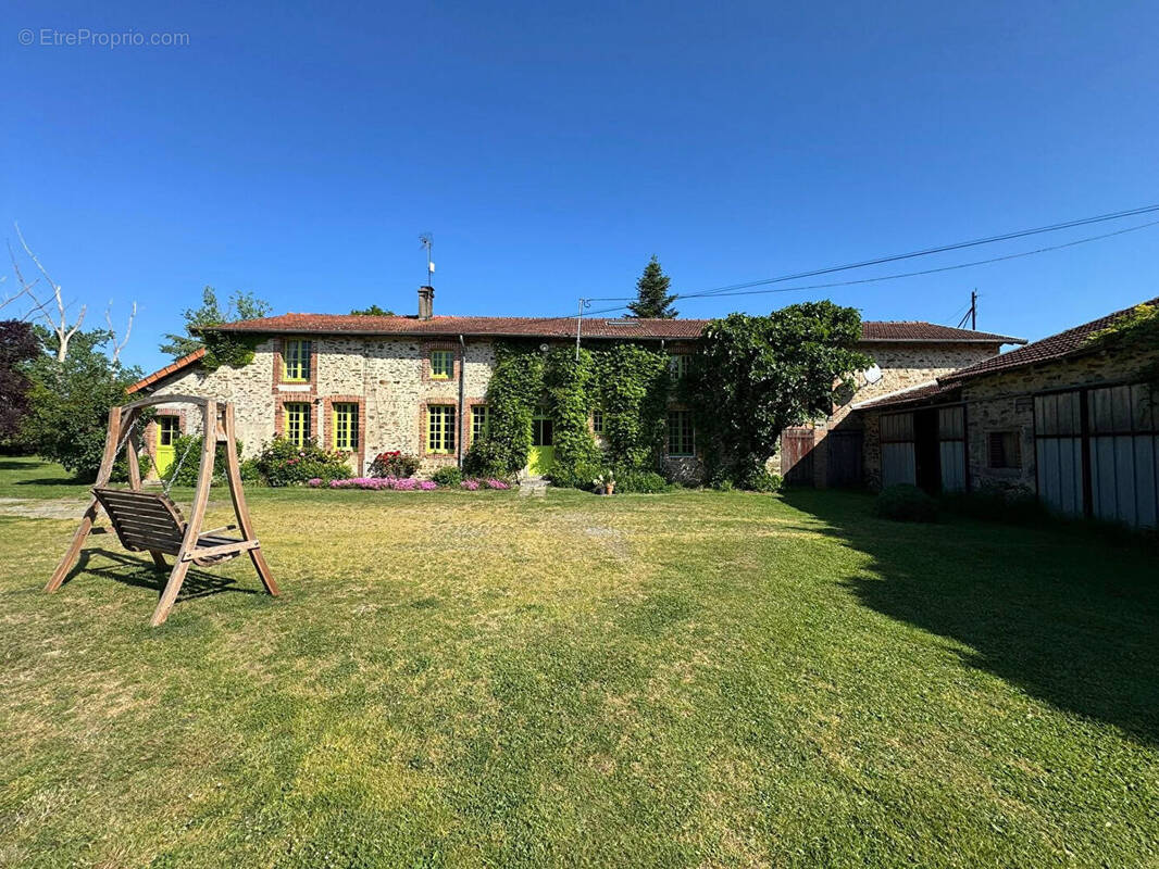 Maison à BELLAC
