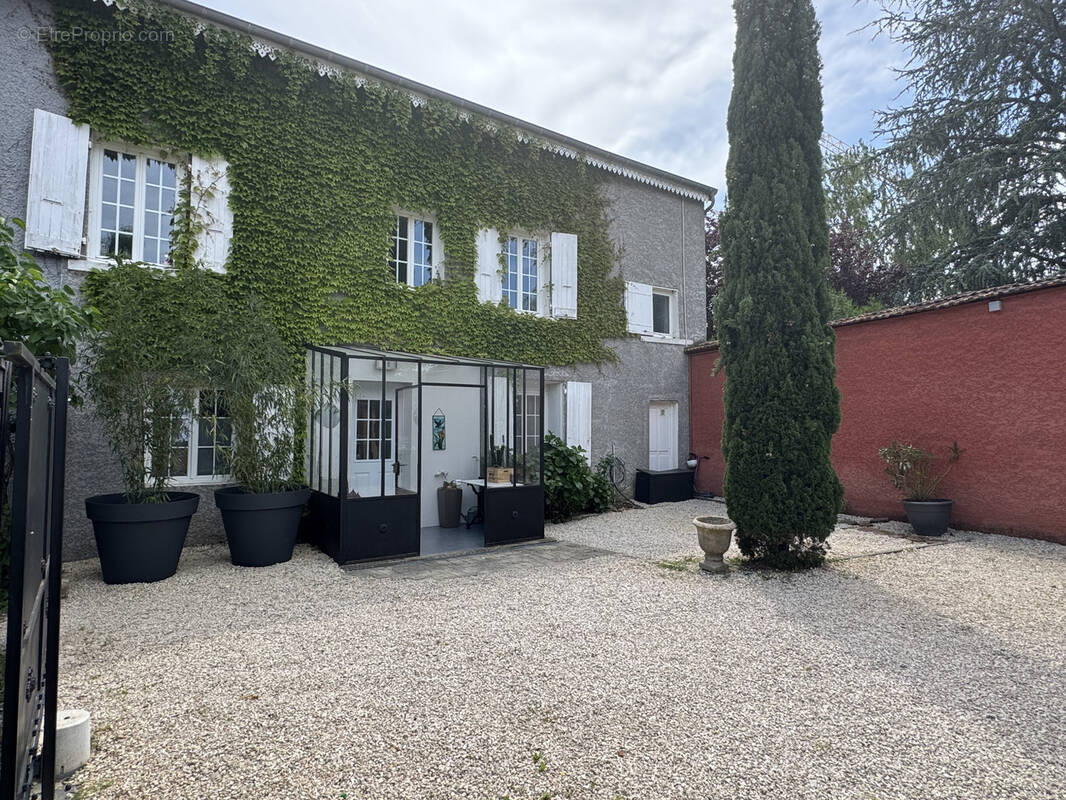 Appartement à CRAPONNE