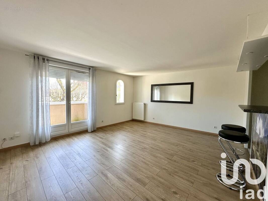 Photo 1 - Appartement à SAINT-GERMAIN-LES-CORBEIL