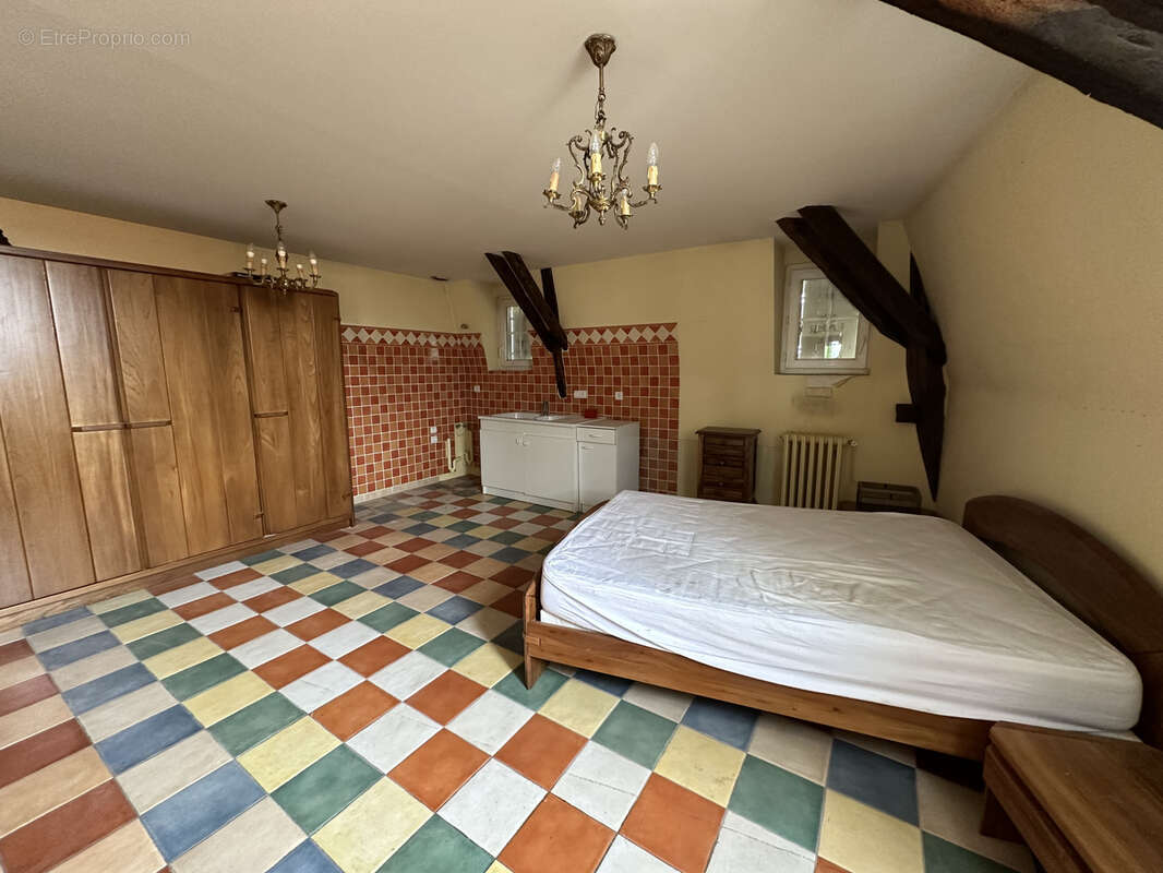 Appartement à LA ROCHE-CHALAIS