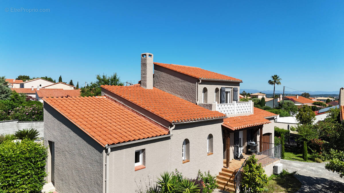 Maison à VILLELONGUE-DELS-MONTS