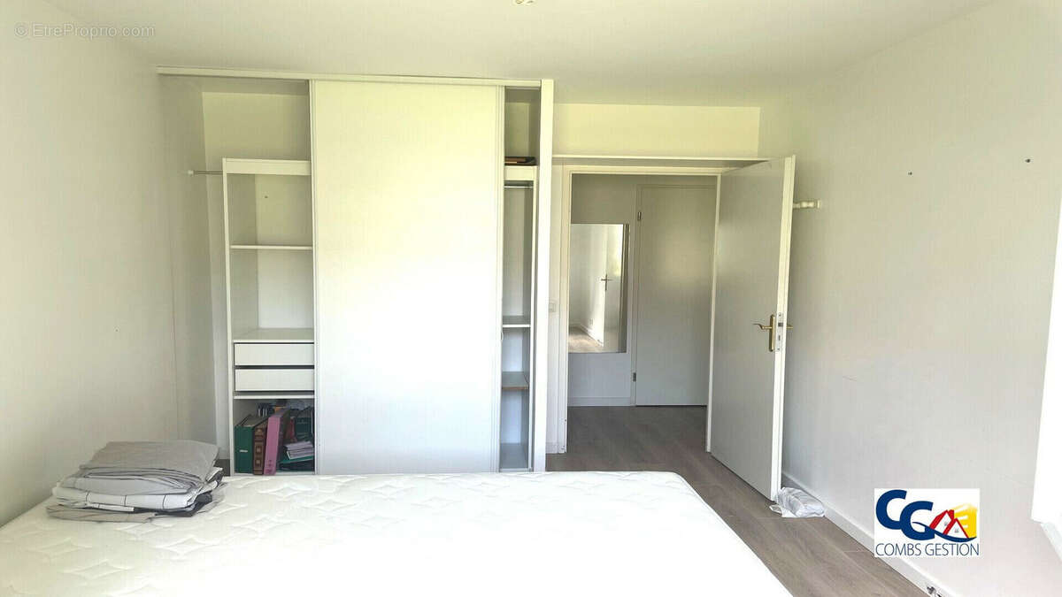 Appartement à COMBS-LA-VILLE