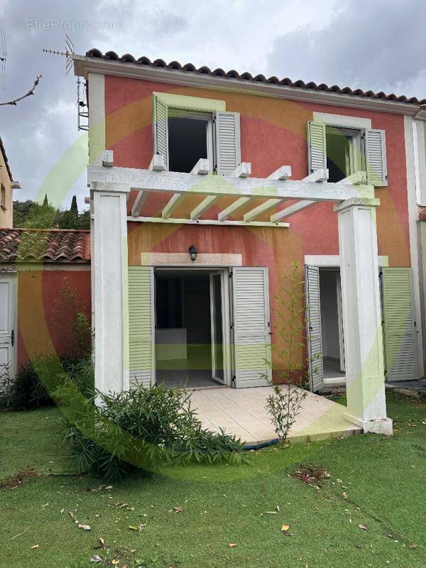 Maison à VALLAURIS