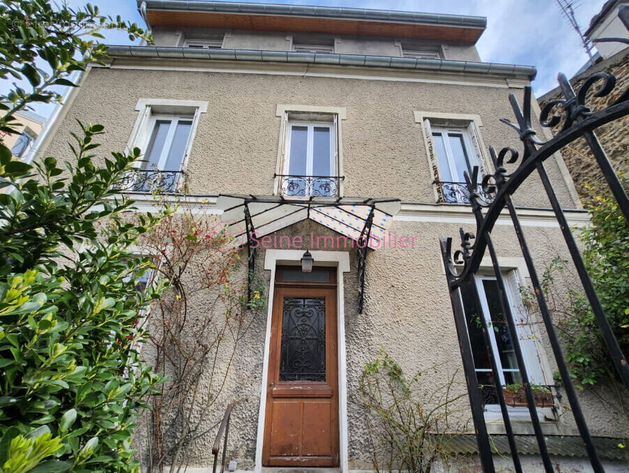 Maison à CHOISY-LE-ROI