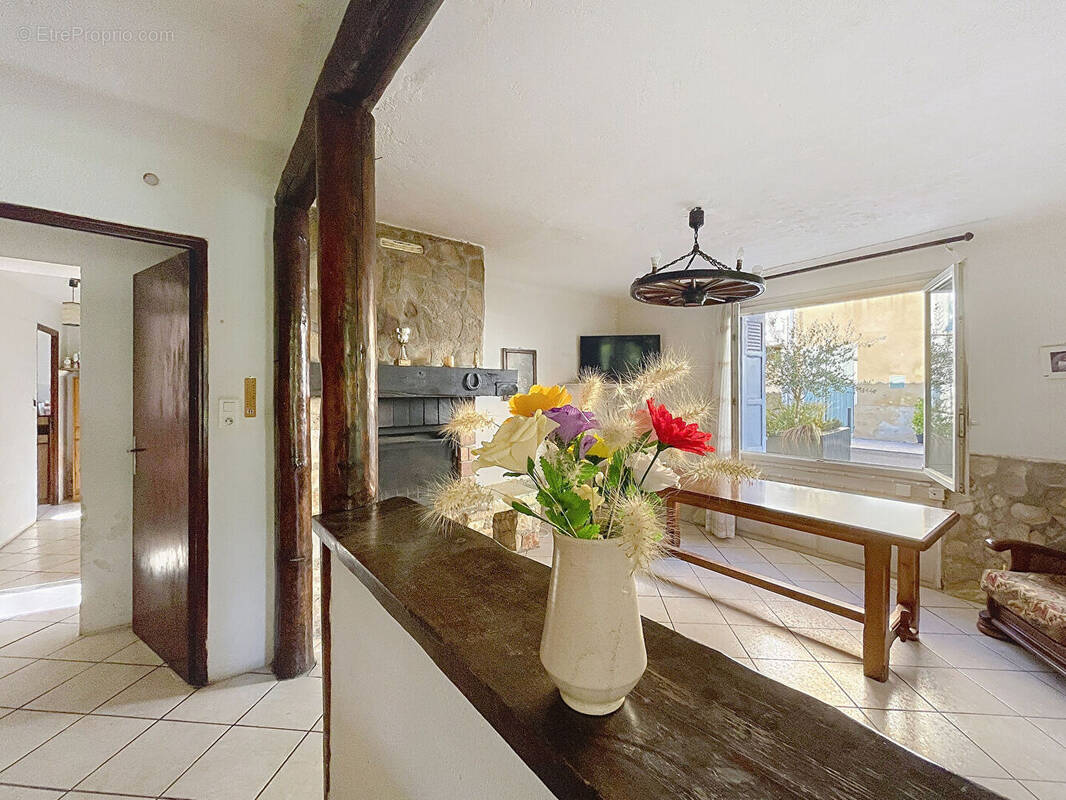 Maison à MEYRARGUES