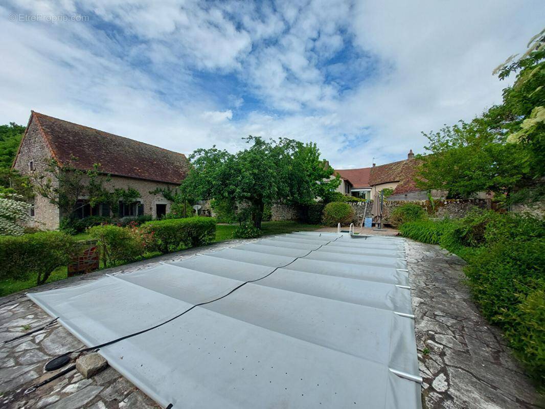 Maison à PERRECY-LES-FORGES