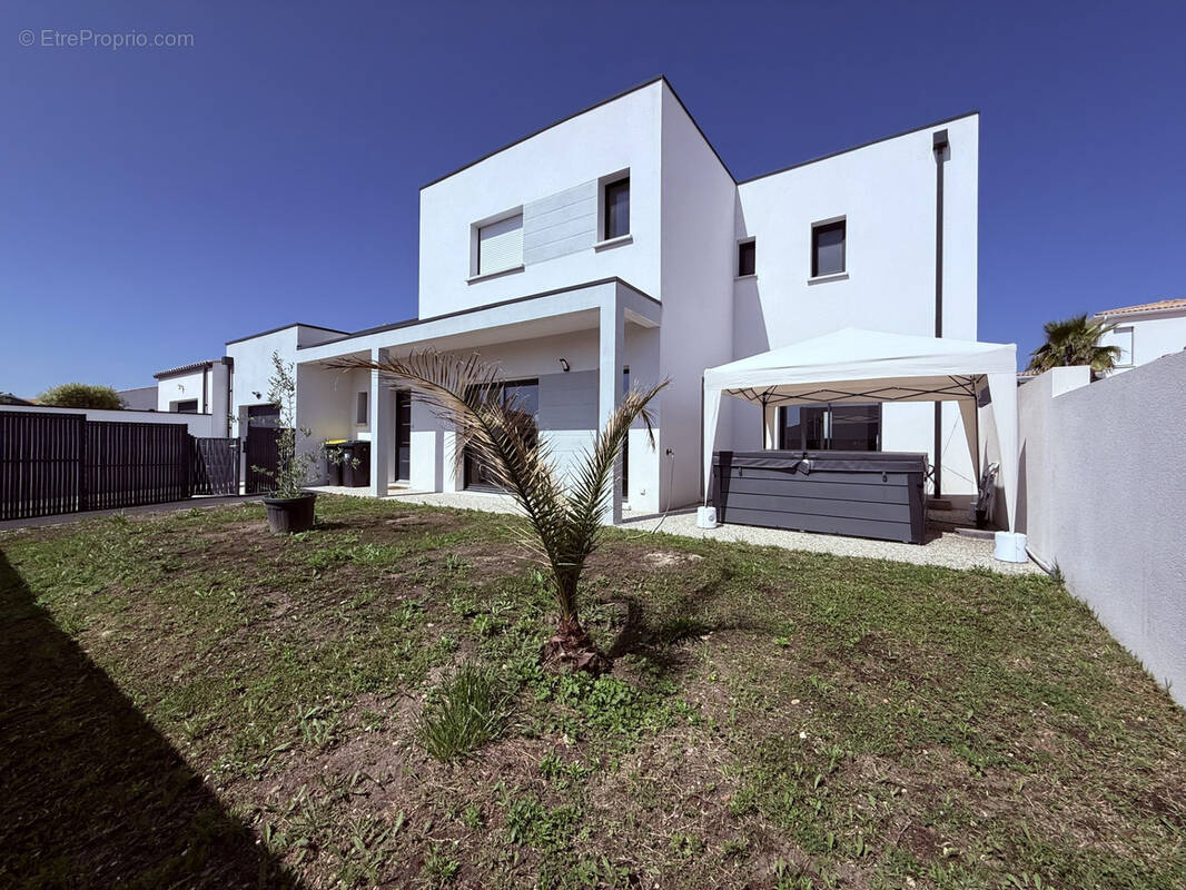Maison à VAUX-SUR-MER
