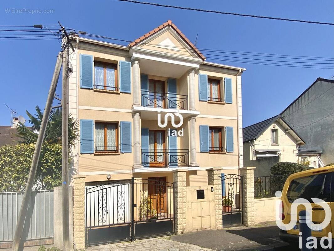 Photo 1 - Maison à LE BOURGET