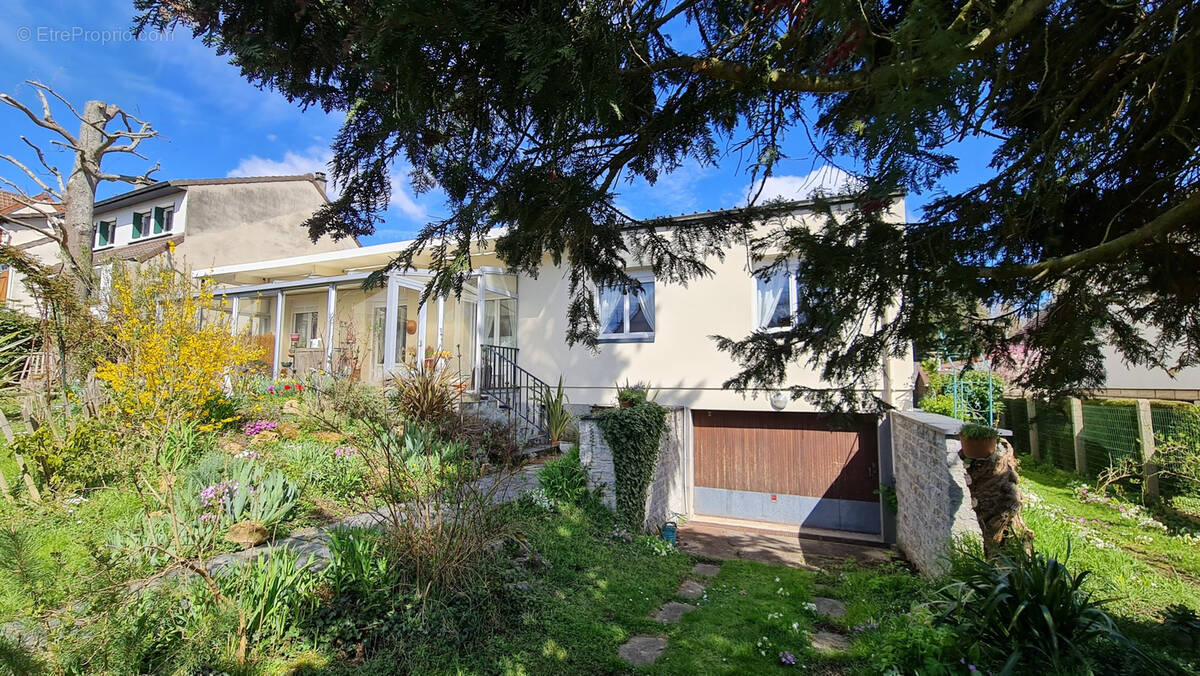 Maison à BURES-SUR-YVETTE