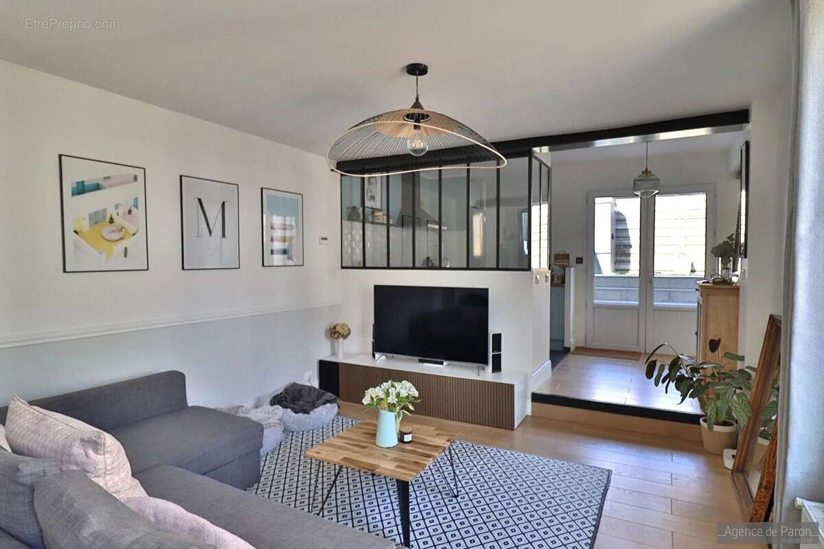 Maison à VERRIERES-LE-BUISSON