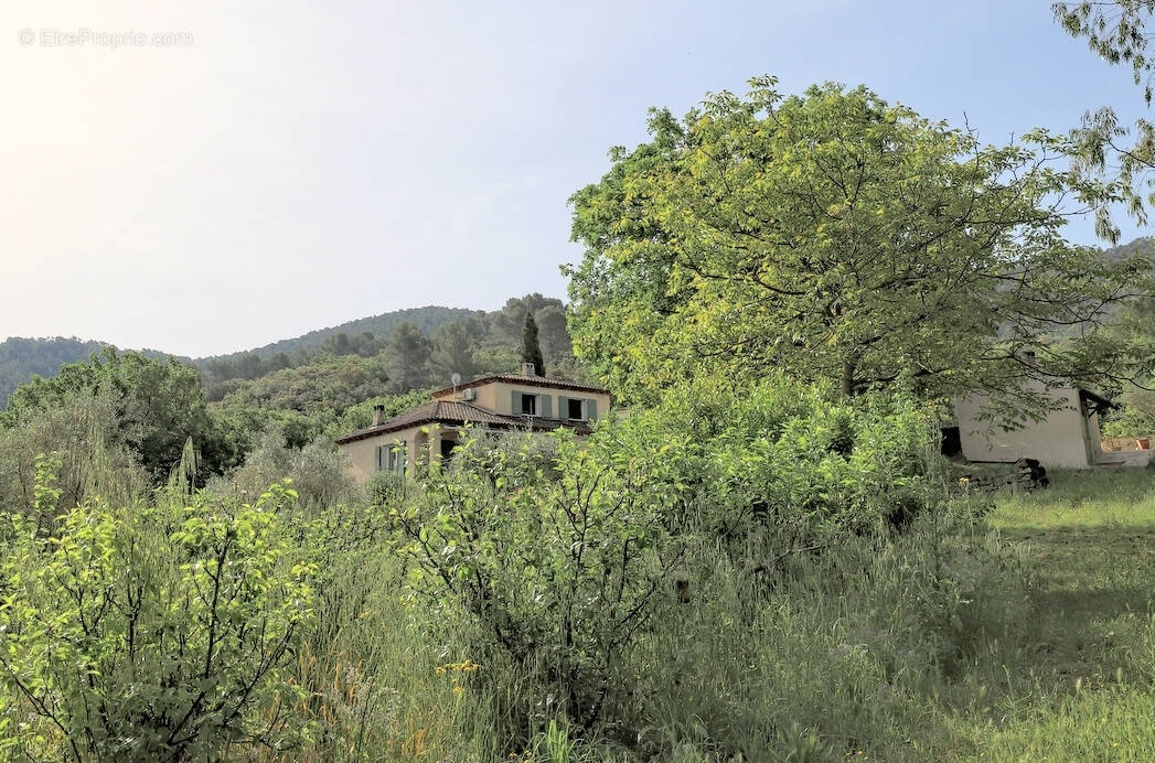 Maison à SOLLIES-TOUCAS