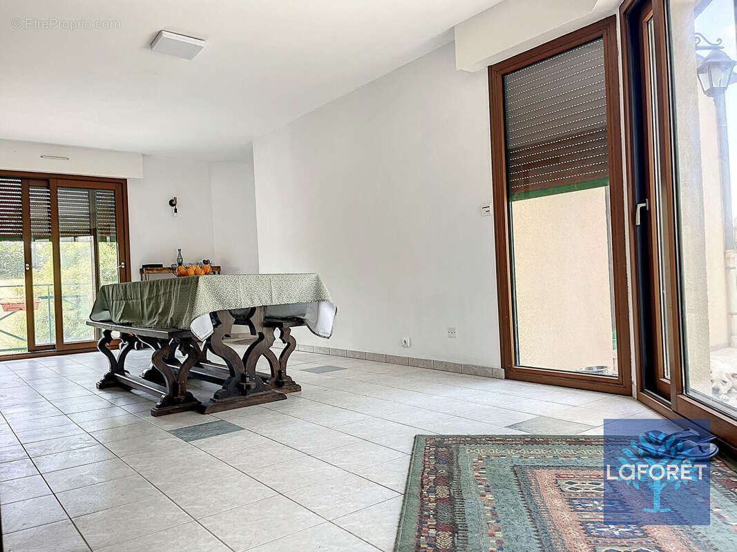 Maison à LOUVIGNE-DU-DESERT