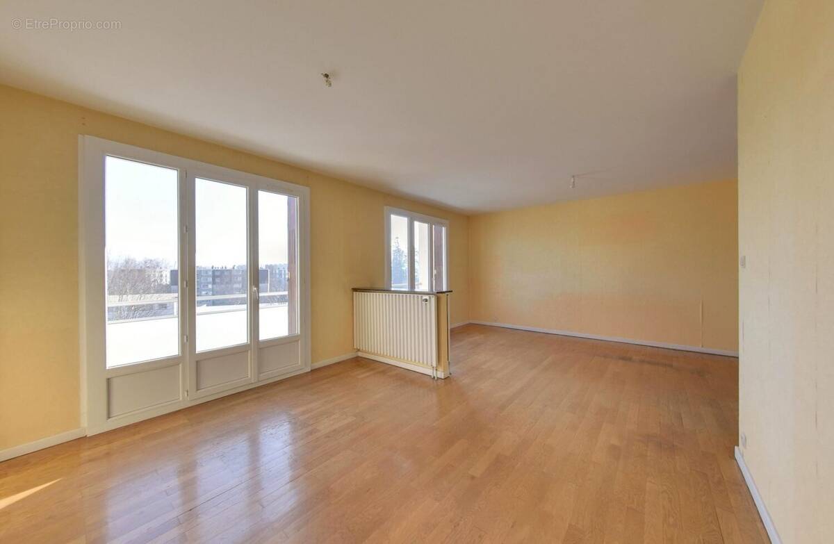 Appartement à FONTAINE