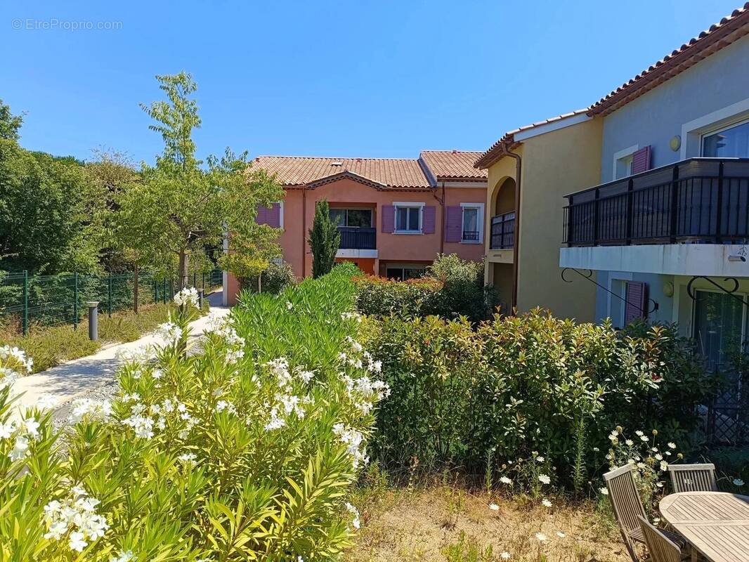 Appartement à COGOLIN