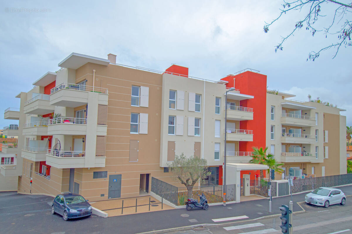 Parking à CAGNES-SUR-MER
