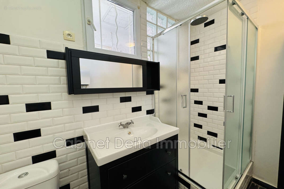 Appartement à SIX-FOURS-LES-PLAGES
