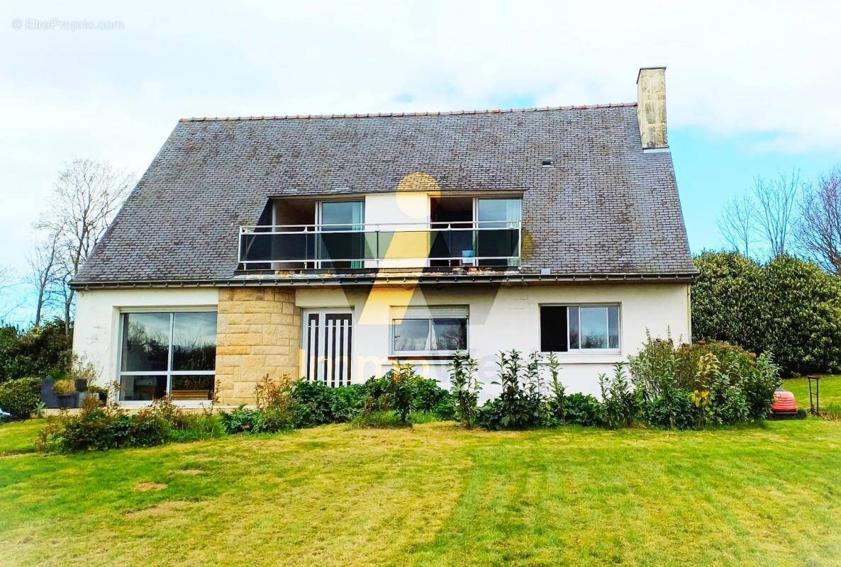 Maison à MOREAC